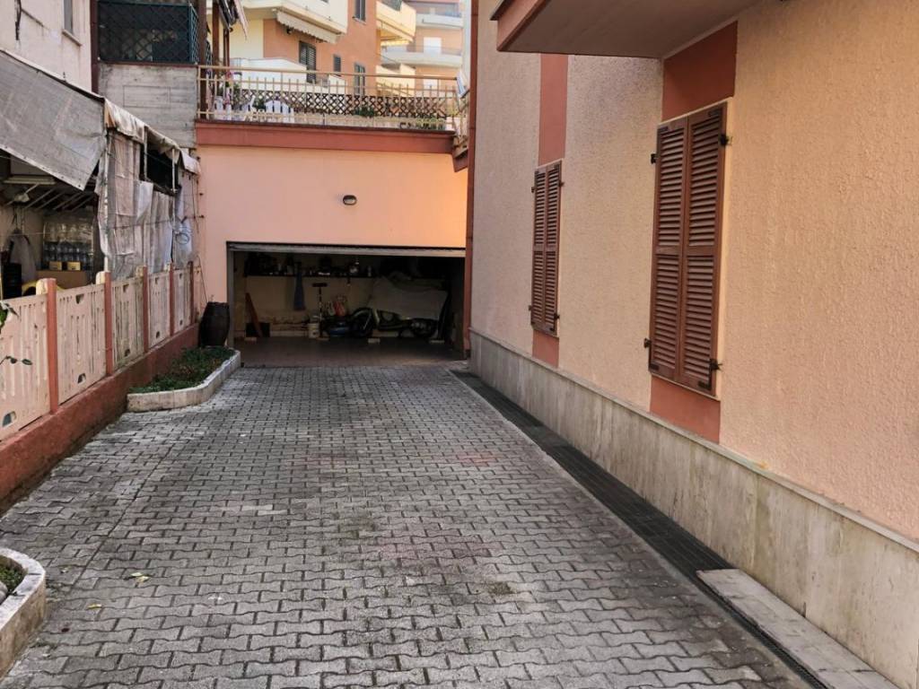 Appartamento a Alba adriatica in Via Cesare Battisti - Foto 4