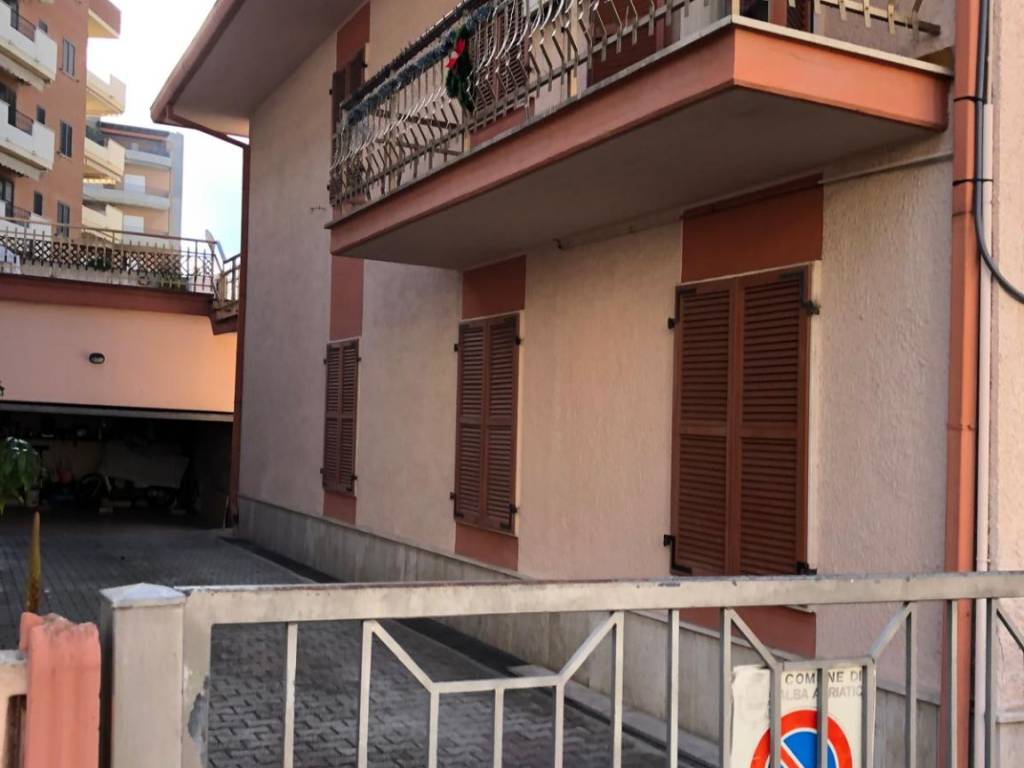 Appartamento a Alba adriatica in Via Cesare Battisti - Foto 3