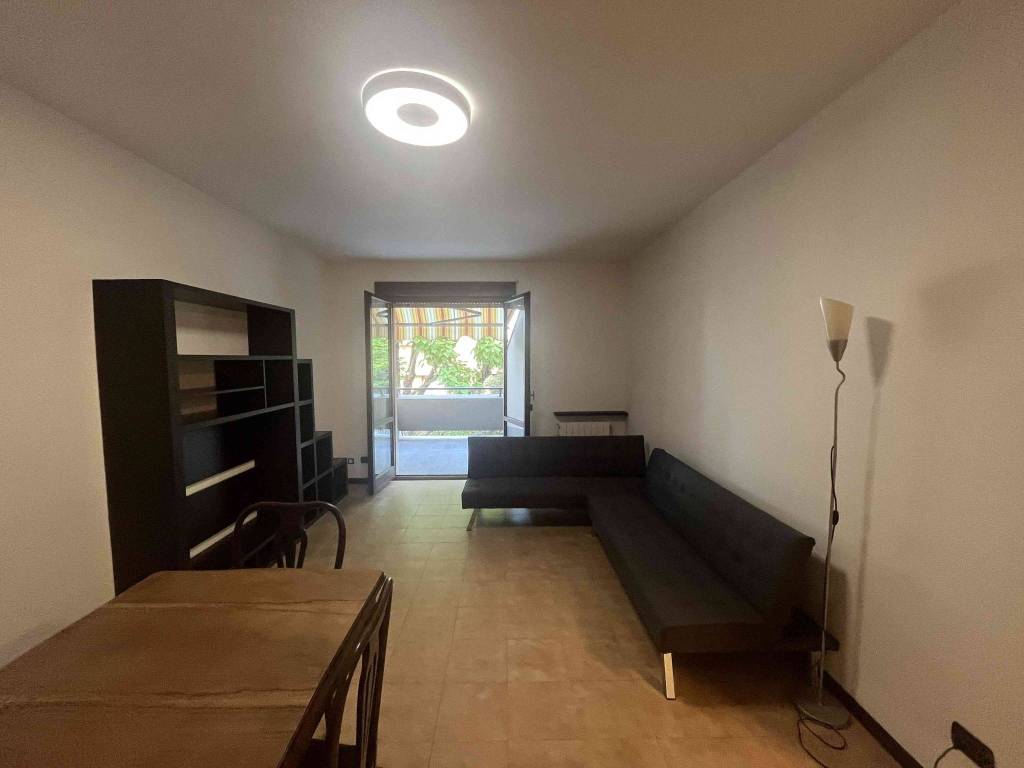 Appartamento a Castelletto sopra ticino in Via Eugenio Montale - Foto 2