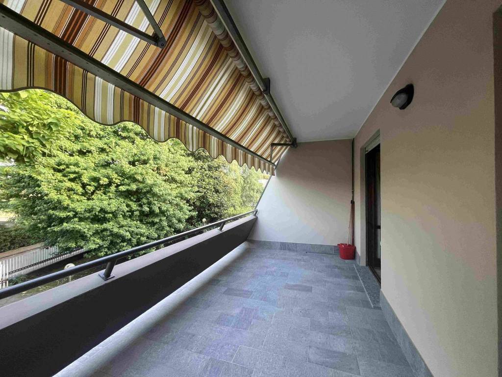 Appartamento a Castelletto sopra ticino in Via Eugenio Montale - Foto 4