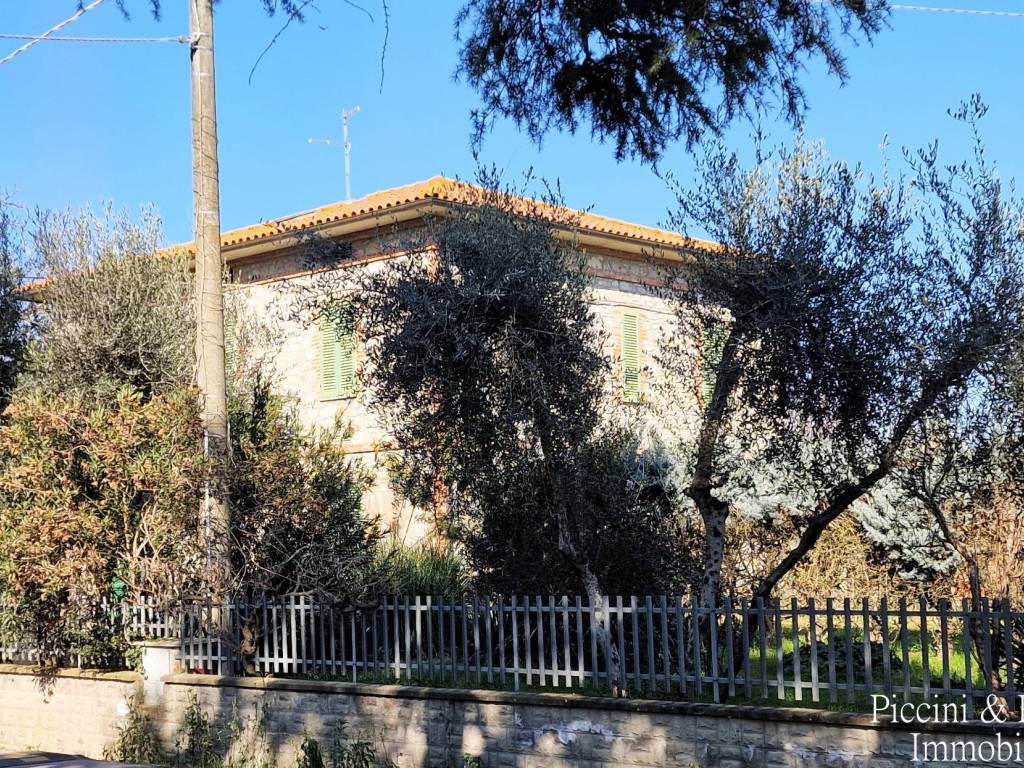 Villa a Castiglione del lago in Via Anguillara, 30 - Foto 2