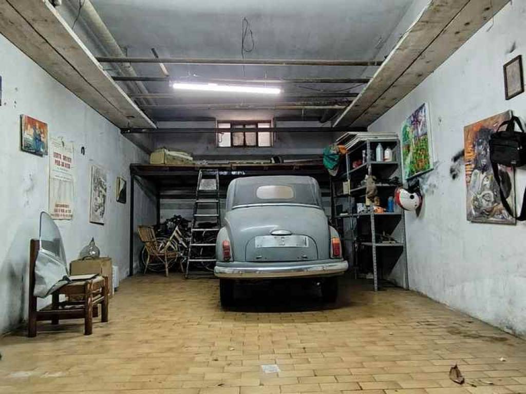 Box / garage a Avellino in Via Francesco Paolo Petronelli, 19 - Foto 5