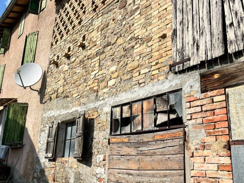 Casa indipendente a Neviano degli arduini in Neviano degli Arduini - Foto 2