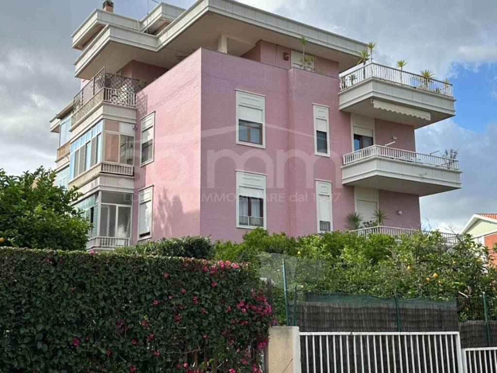 Attico / mansarda a Cagliari in Via Leoncavallo, 8 - Foto 2