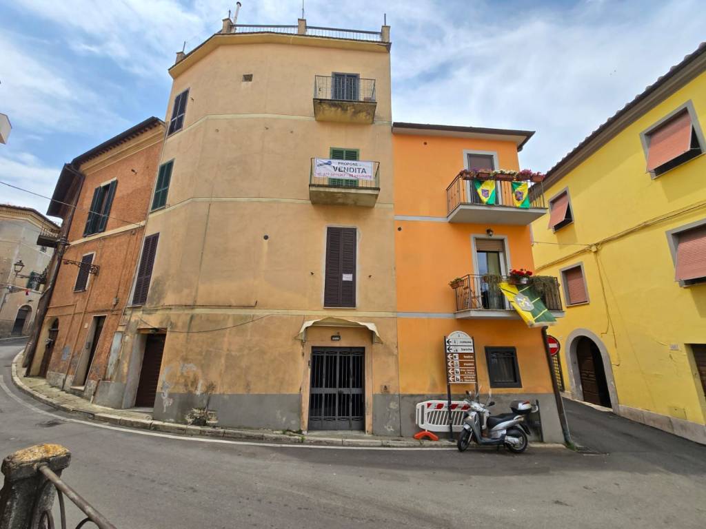 Appartamento a Magliano sabina in Via Sabina, 72 - Foto 2