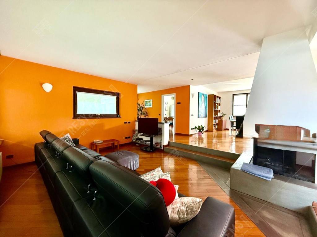 Villa a Uboldo in Via Caduti della Liberazione, 32 - Foto 2