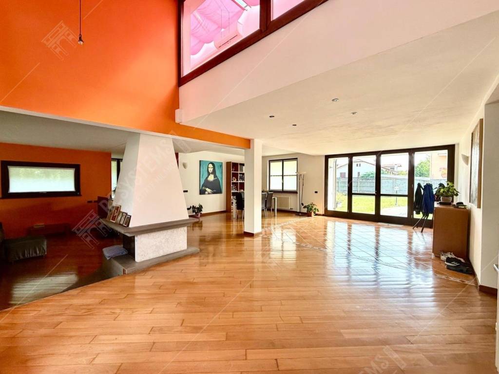 Villa a Uboldo in Via Caduti della Liberazione, 32 - Foto 3