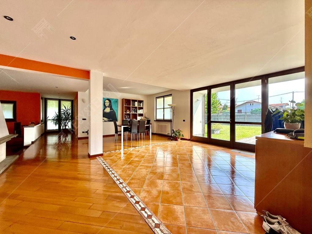 Villa a Uboldo in Via Caduti della Liberazione, 32 - Foto 4