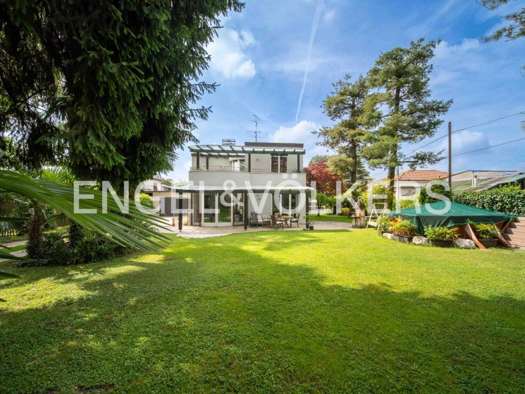 Villa a Gorla minore in Via Pasubio, 3 - Foto 2