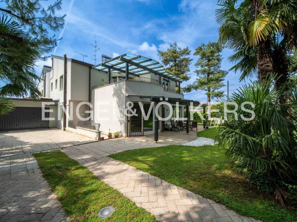 Villa a Gorla minore in Via Pasubio, 3 - Foto 3