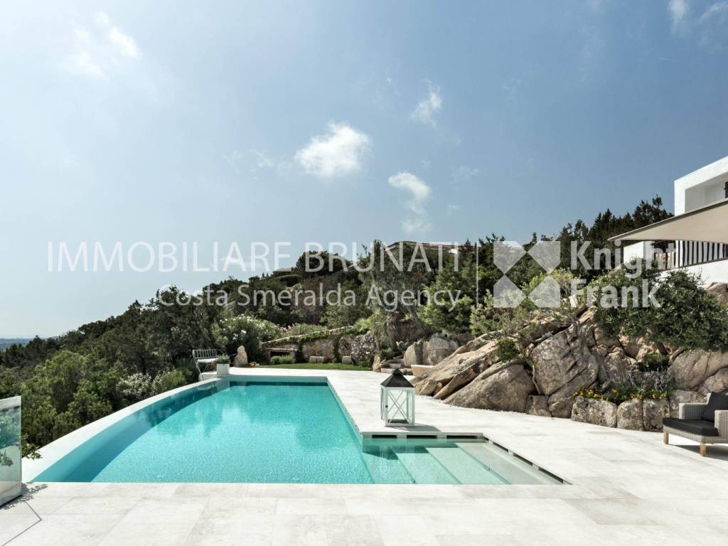 Villa a Arzachena in Via della Pantogia - Foto 2