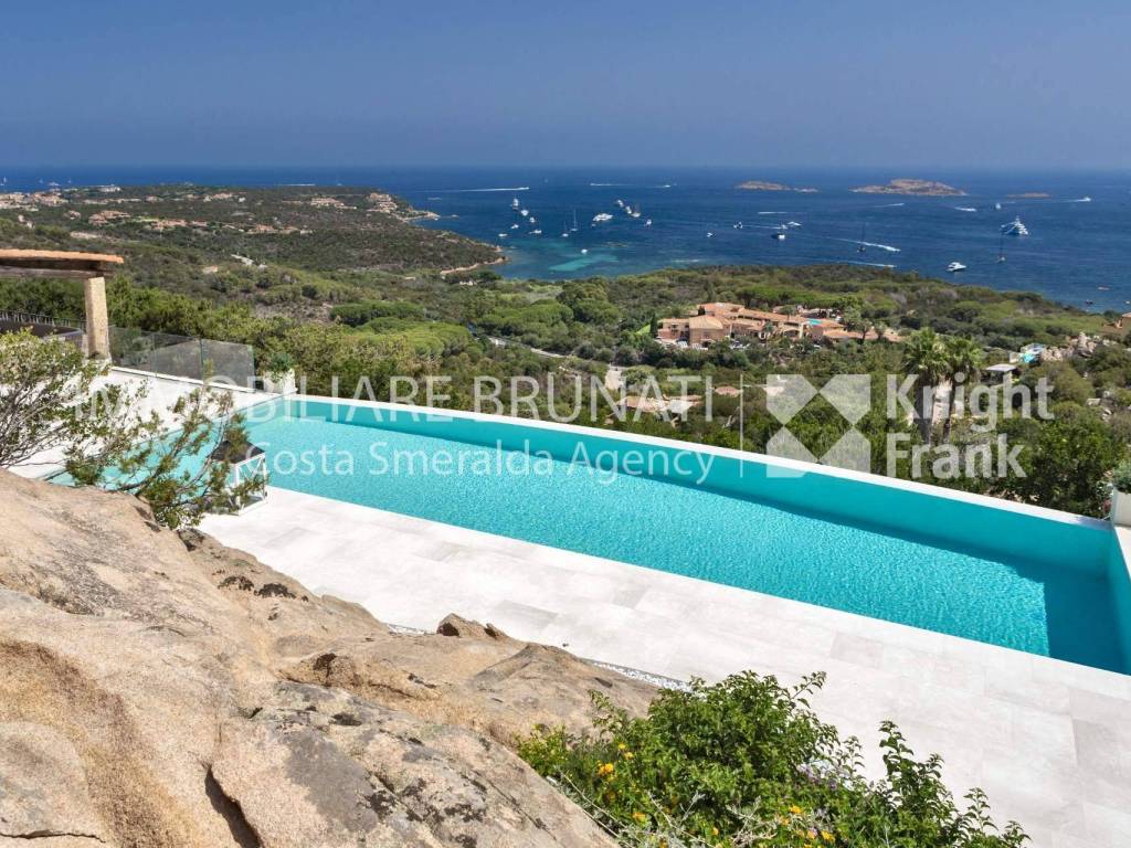 Villa a Arzachena in Via della Pantogia - Foto 4