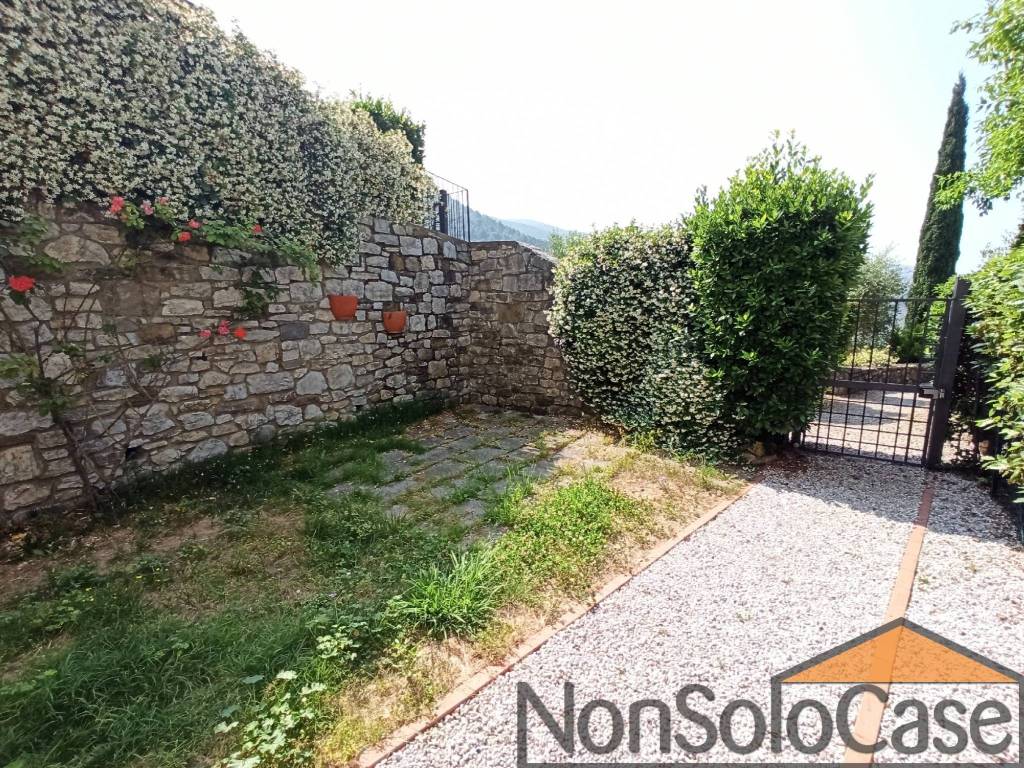 Casa indipendente a Vaiano in Via Bronia - Foto 2