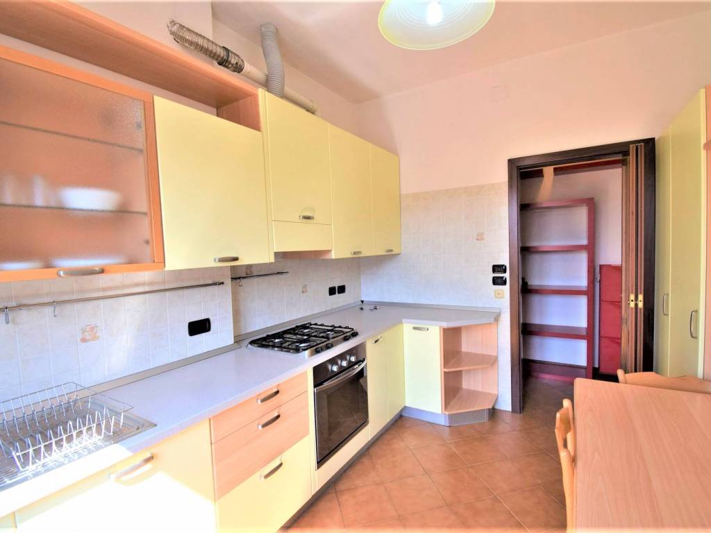 Appartamento a Parma in Via Enrico Scarabelli Zunti - Foto 4
