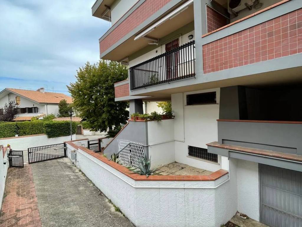 Villa a Francavilla al mare in Via Carlo Alberto Dalla Chiesa - Foto 2