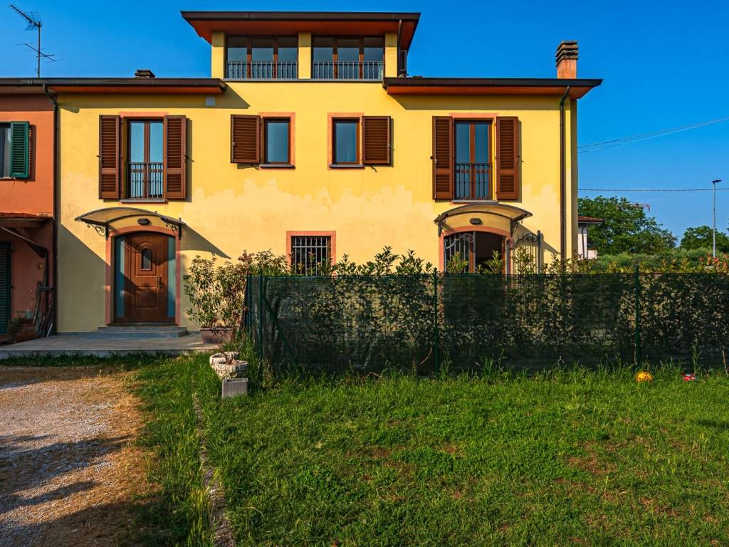 Villa a Pescia in Via Vincetro, 10 - Foto 2
