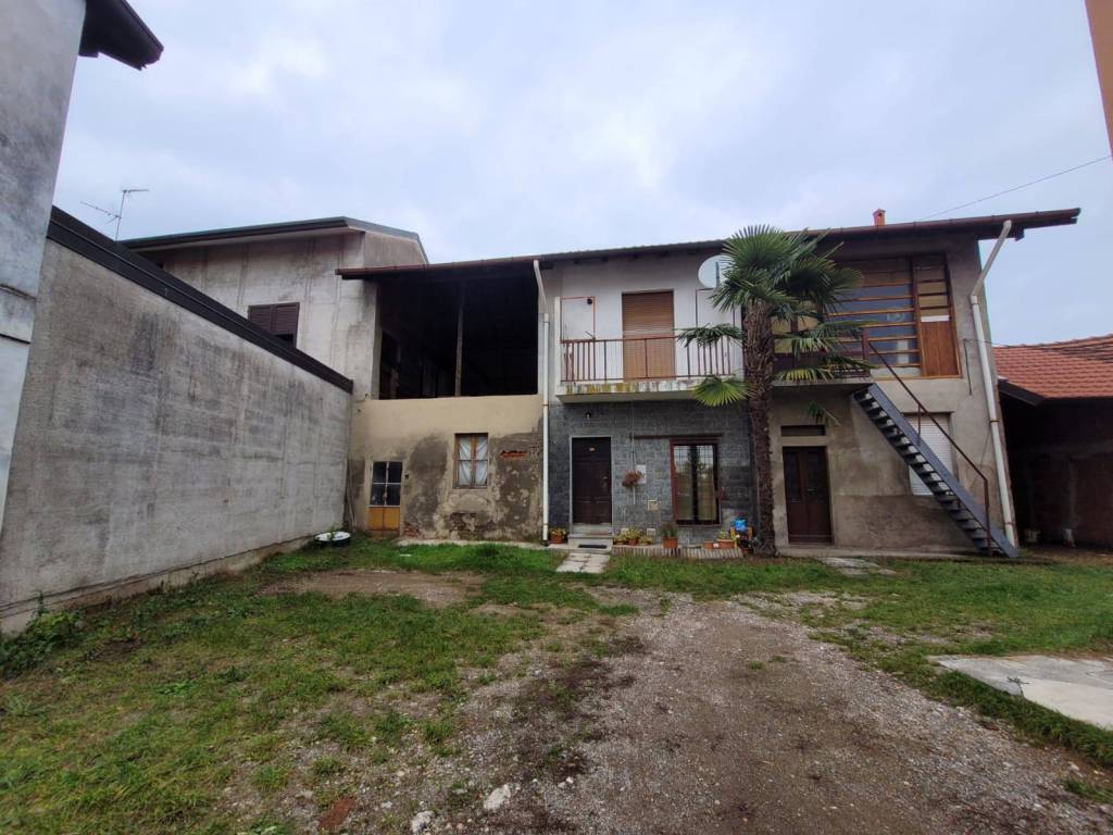 Rustico / casale a Uboldo in Via Giovanni Pascoli, 154 - Foto 3