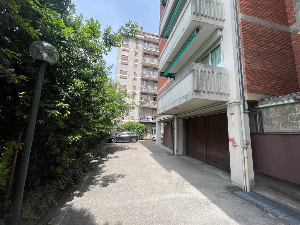 Appartamento a Como in Via Don Luigi Guanella, 6 - Foto 2