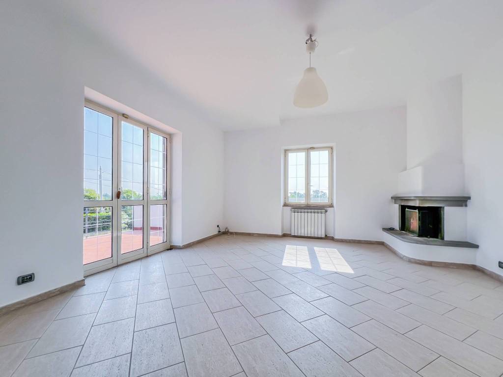 Villa a Aprilia in Via Platani - Foto 2