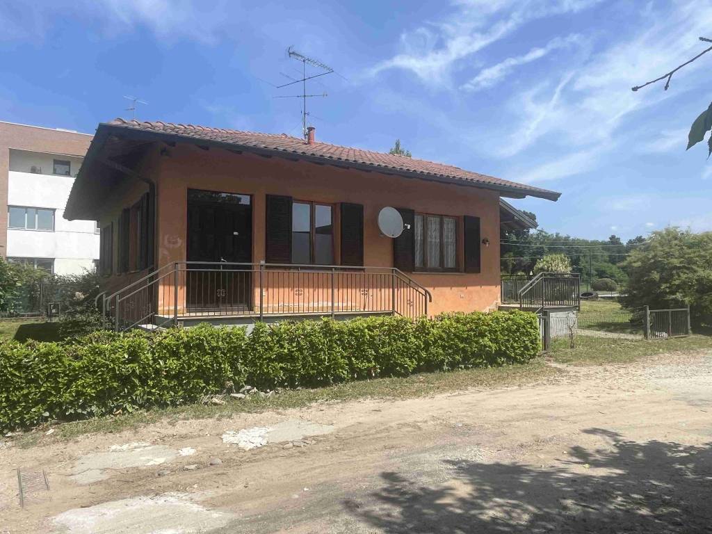 Villa a Cadrezzate con osmate in Via Don Guanella - Foto 3