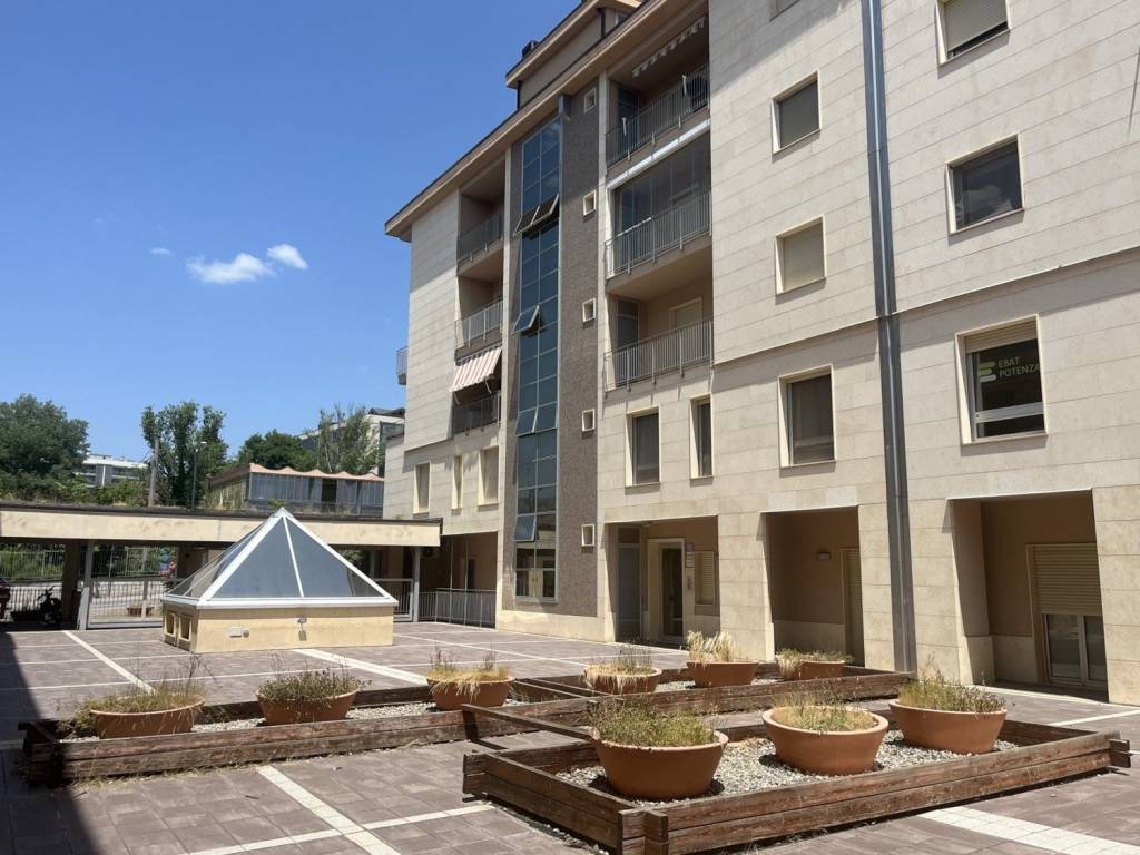 Appartamento a Potenza in Via Vincenzo Verrastro - Foto 3