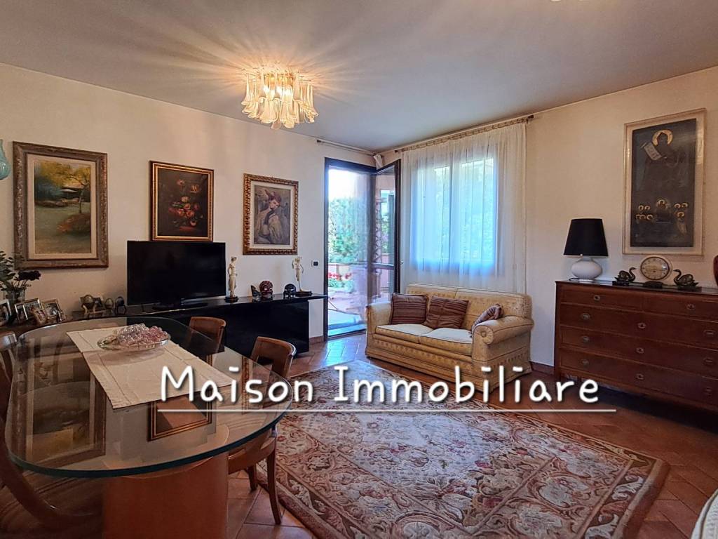 Appartamento a Prato in Via Ugo Foscolo, 21 - Foto 2