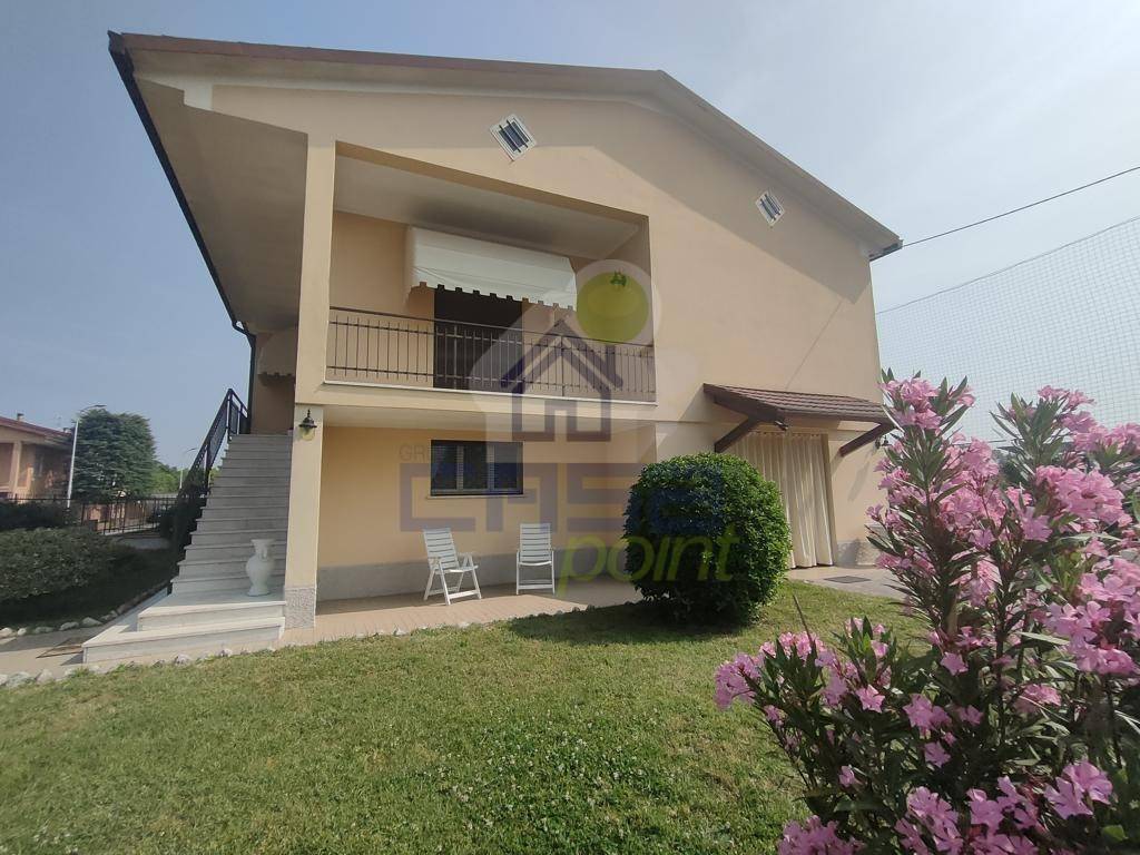 Villa a Piadena drizzona in via Dante Alighieri n°4 - Foto 3