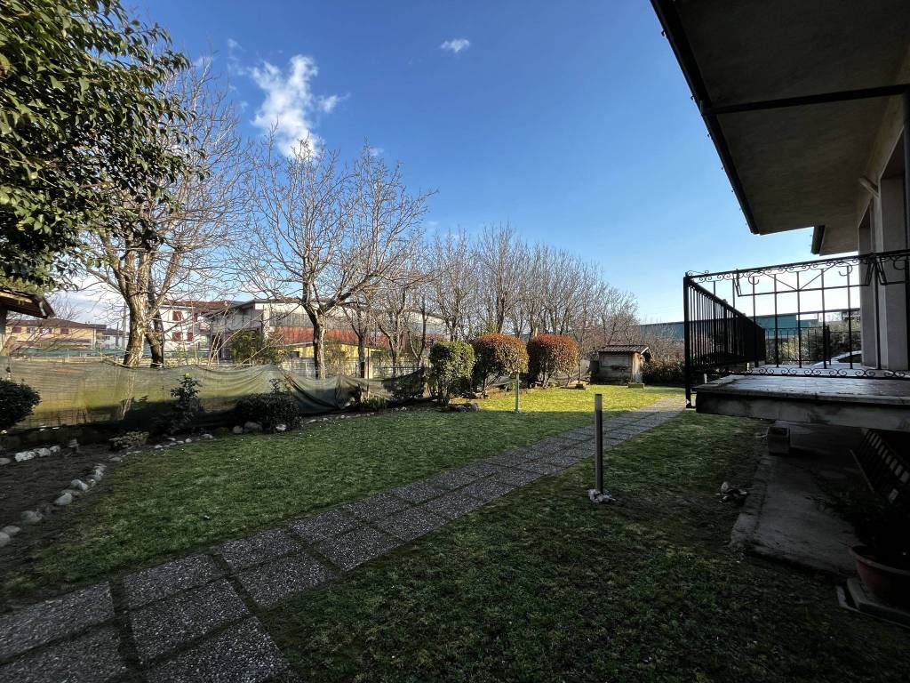 Villa a Castegnato in Via Fiorita - Foto 2