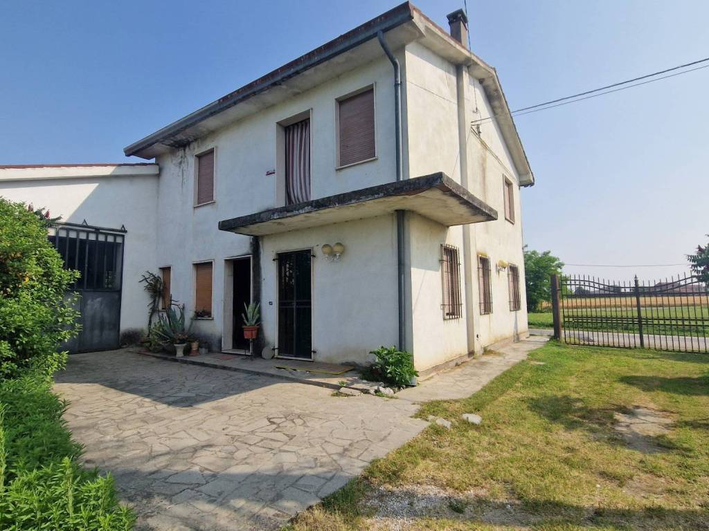 Villa a Villa estense in Via Finale - Foto 2
