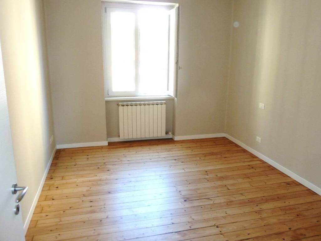 Appartamento a Verzuolo in Piazza Martiri della Libertà, 3 - Foto 5
