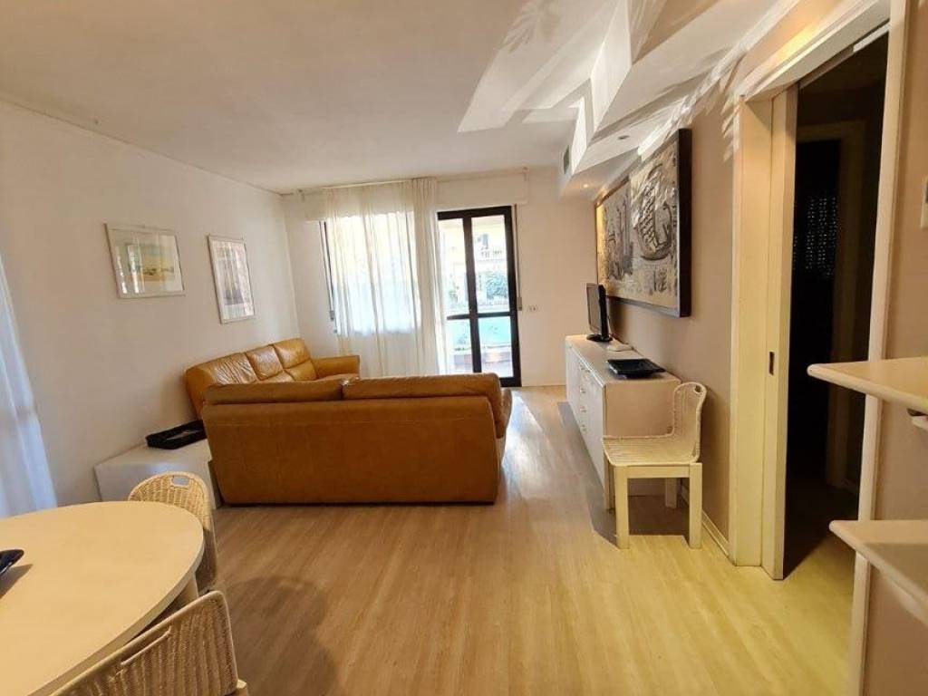 Appartamento a Riccione in Viale Milano, 74 - Foto 2