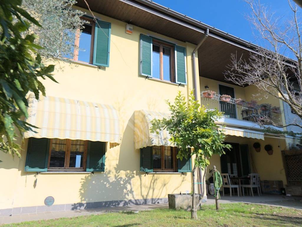 Villa a Cadrezzate con osmate in Via Maggiore, 7 - Foto 2