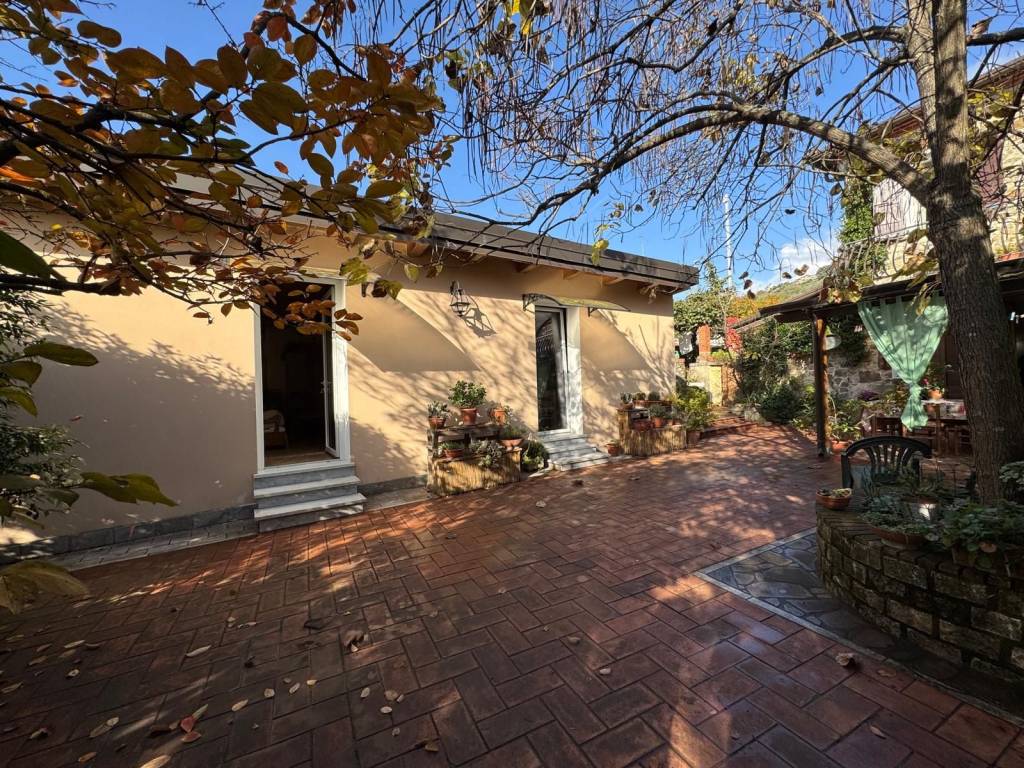 Villa a Castelnuovo magra in Via Molino del Piano - Foto 4