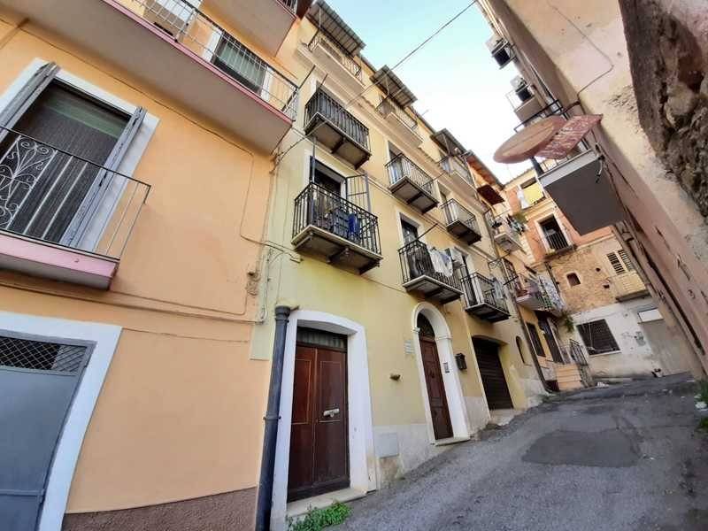 Appartamento a Lamezia terme in Via Stella Vignola, 19 - Foto 2