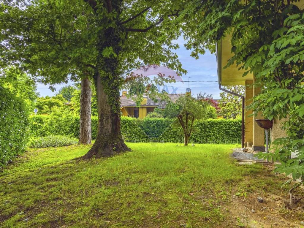Villa a Lesmo in VIA PETRARCA, 5 - Foto 4