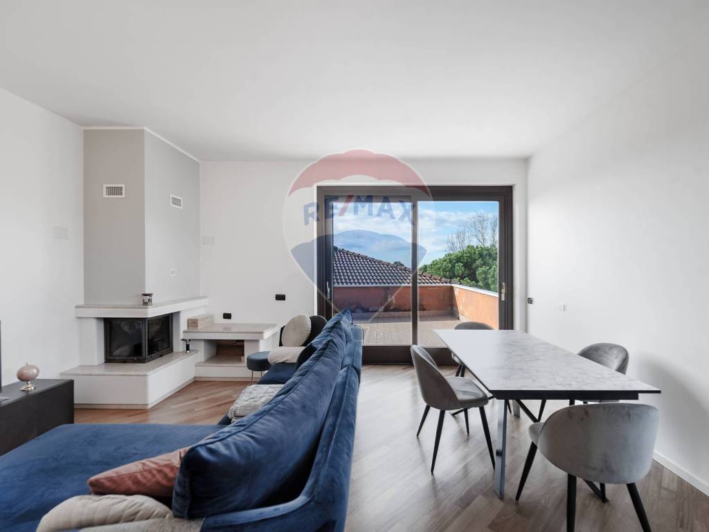 Appartamento a Merate in Via Statale D. Lago di Como e D. Spluga, 77 - Foto 5