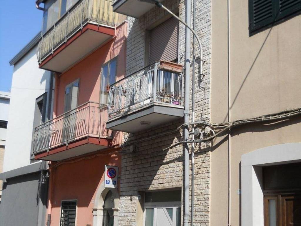 Casa indipendente a Acquaviva delle fonti in Via Giovanni Scassi, 14 - Foto 1