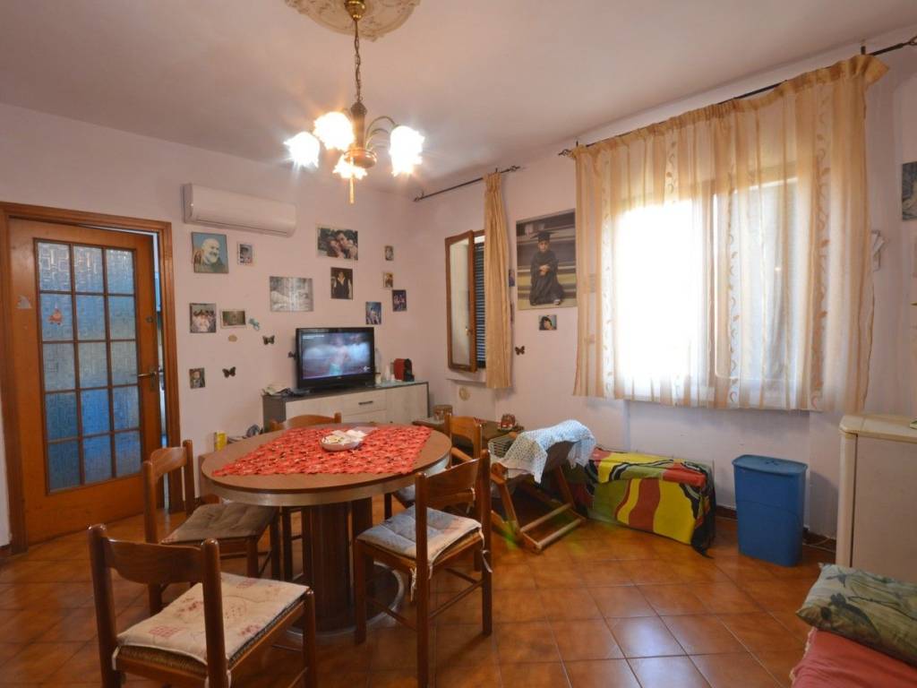 Appartamento a Marciana marina in Via Max Vito Bonanno, 5 - Foto 4