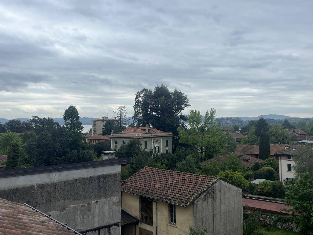 Appartamento a Gavirate in Viale Giuseppe Garibaldi, 65 - Foto 2