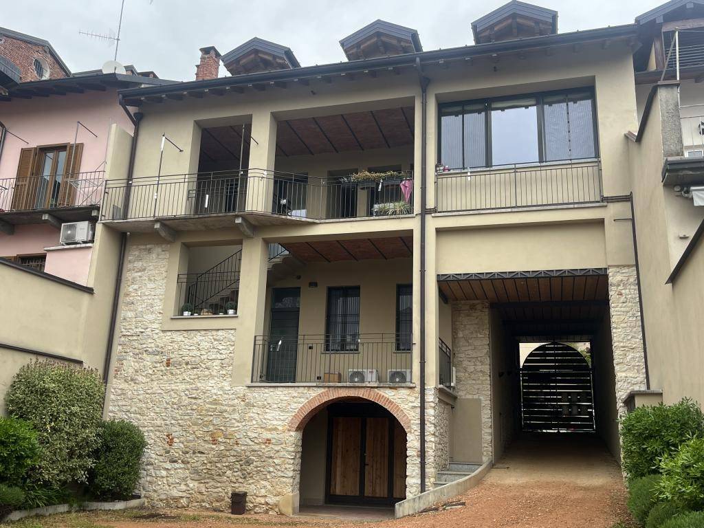 Appartamento a Gavirate in Viale Giuseppe Garibaldi, 65 - Foto 4