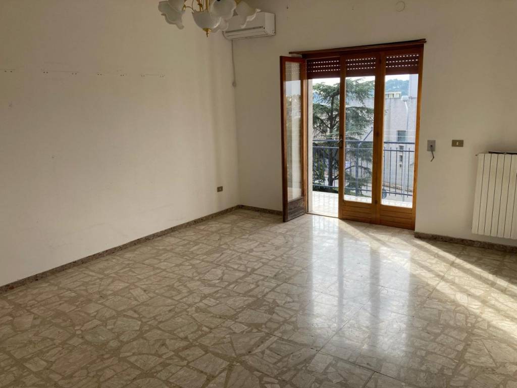 Appartamento a Ceglie messapica in Via Catanzaro - Foto 5