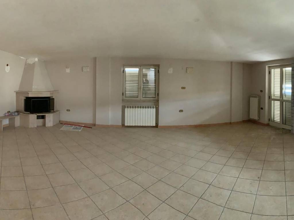 Palazzo / stabile a Marcianise in Viale della Vittoria - Foto 2