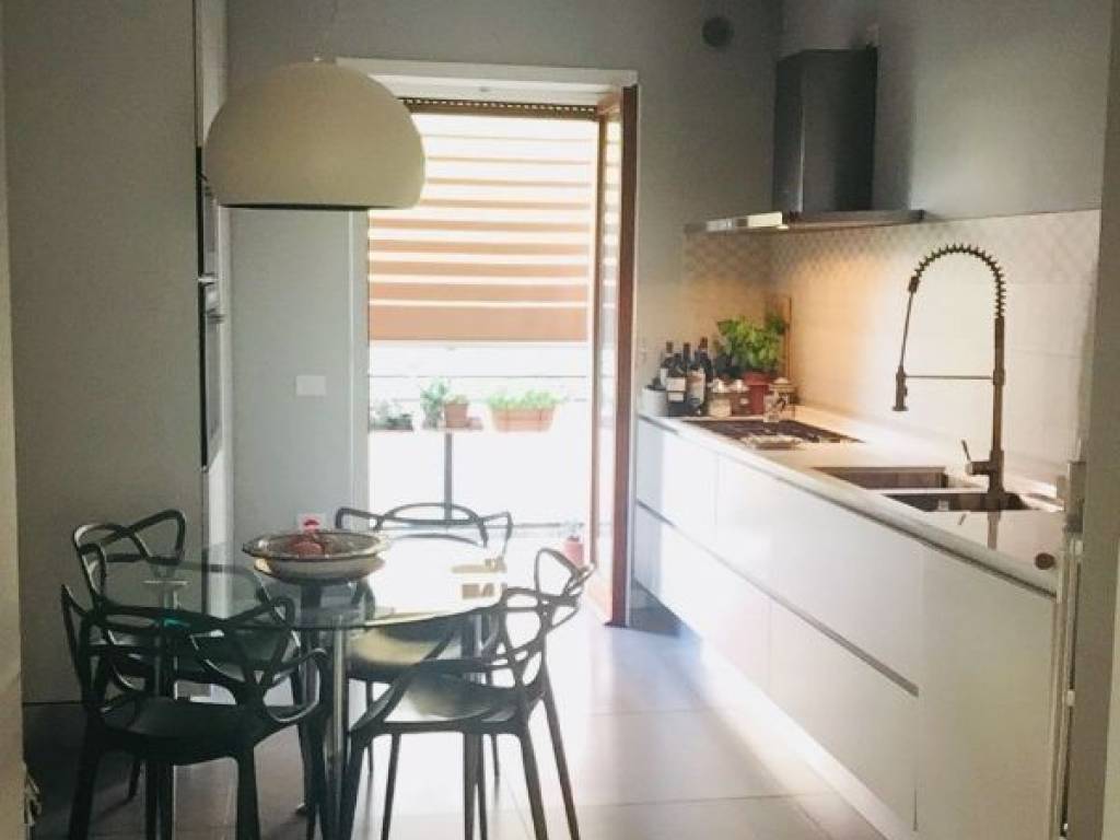 Appartamento a Salerno in Viale dei Longobardi, 2 - Foto 2