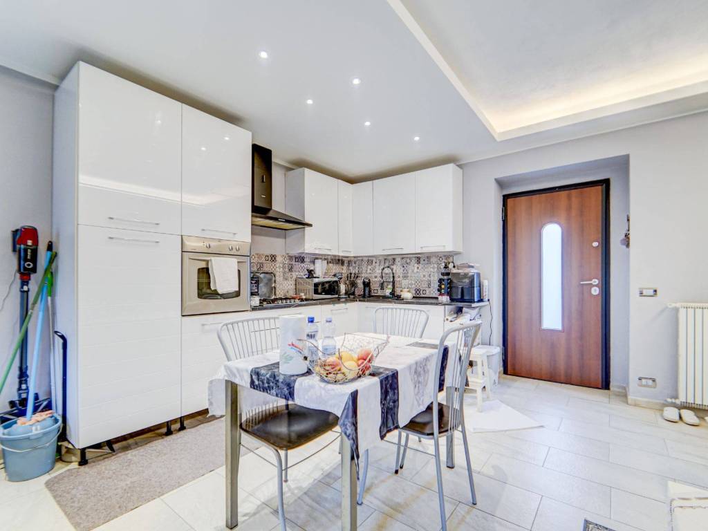 Appartamento a Castelletto sopra ticino in Via Preti - Foto 2