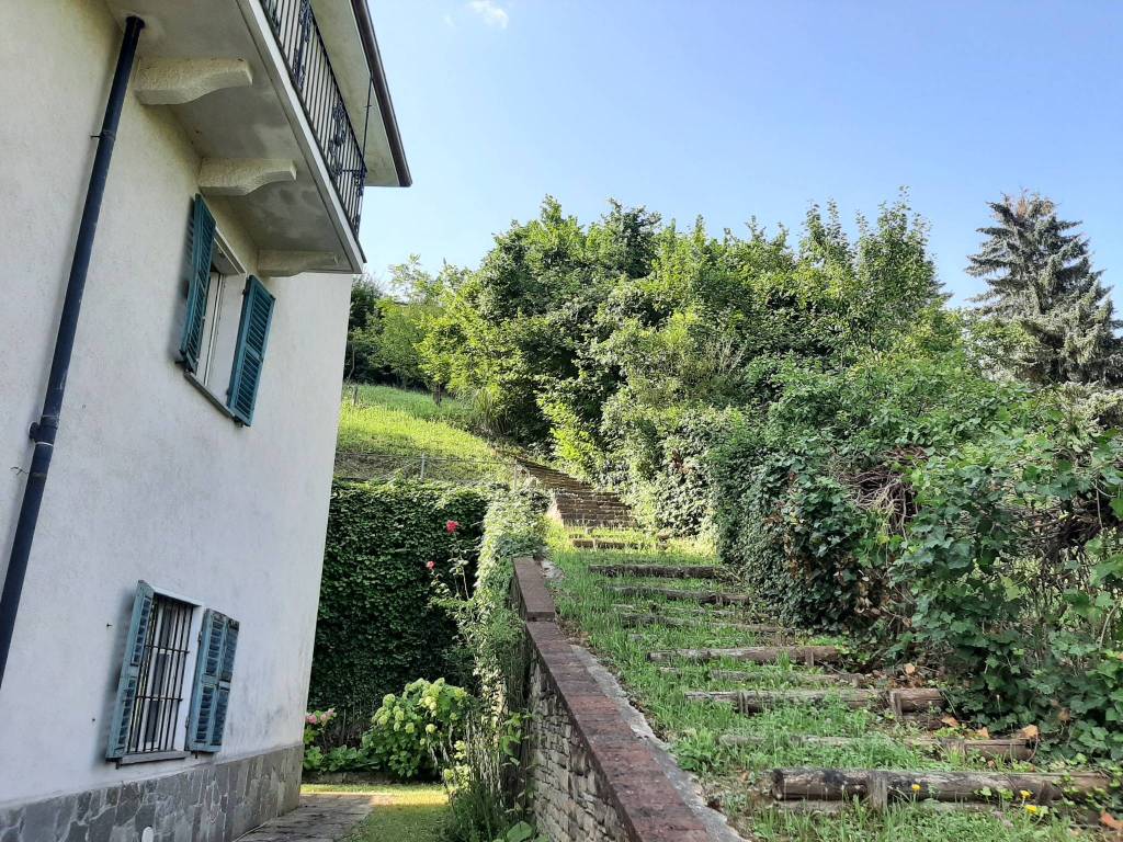 Villa a Acqui terme in Viale Acquedotto Romano, 49 - Foto 2