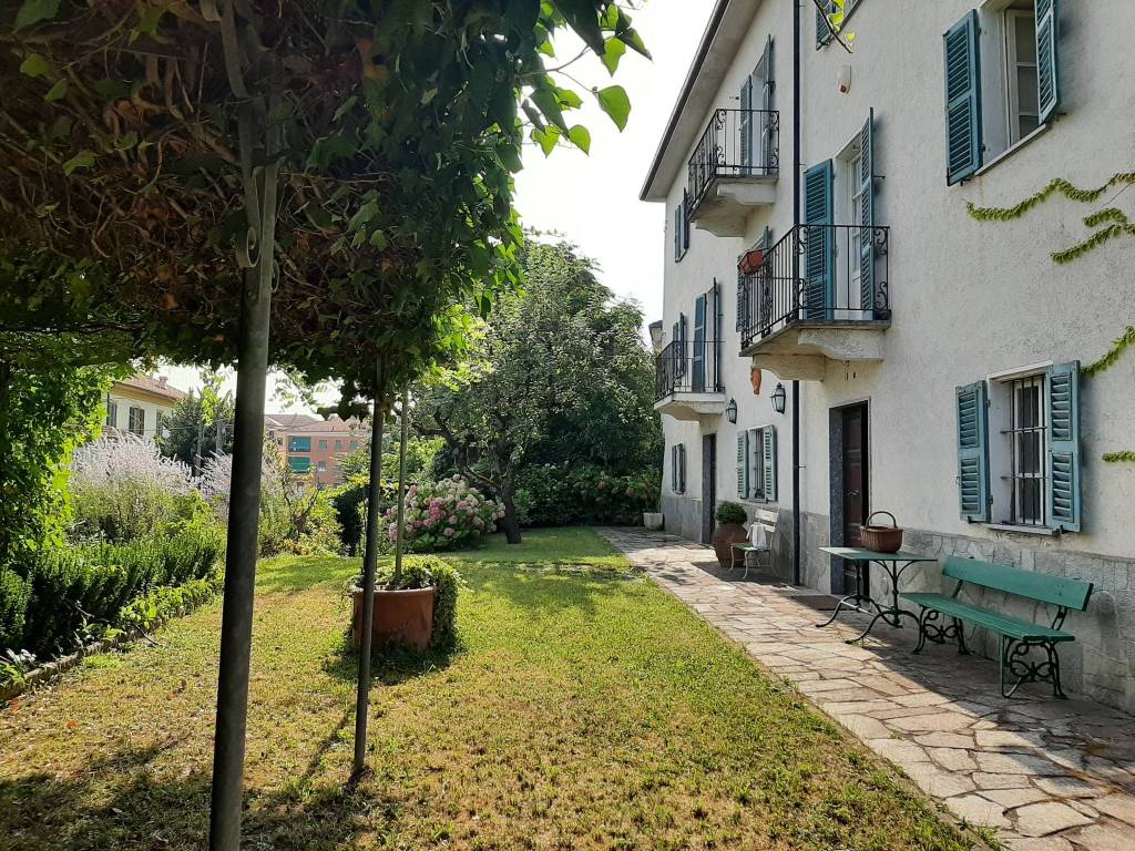 Villa a Acqui terme in Viale Acquedotto Romano, 49 - Foto 3