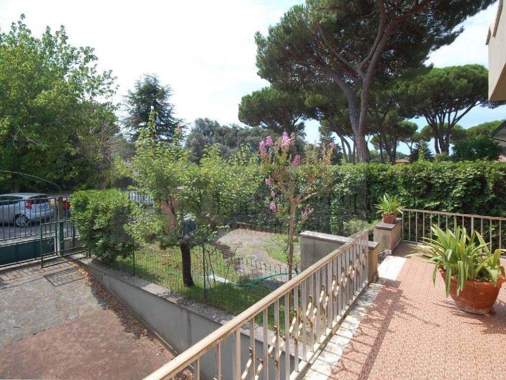 Villa a Pietrasanta in Via Cortona, 127 - Foto 3