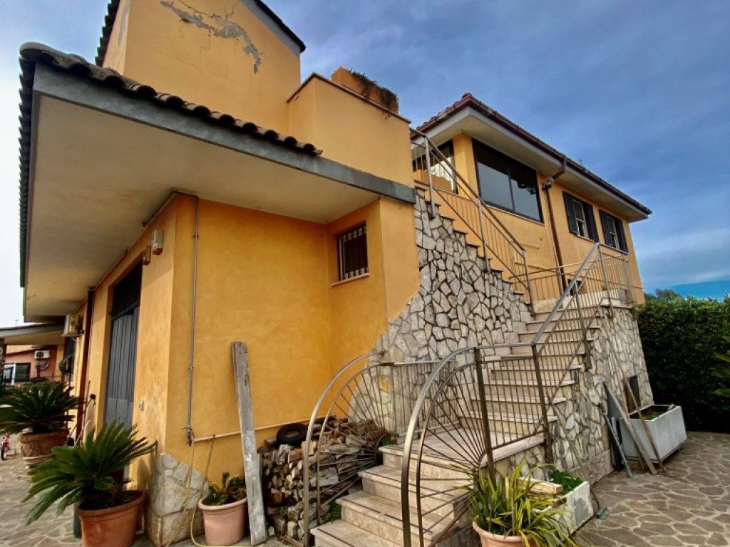 Villa a Fiumicino in Via Hermada - Foto 1