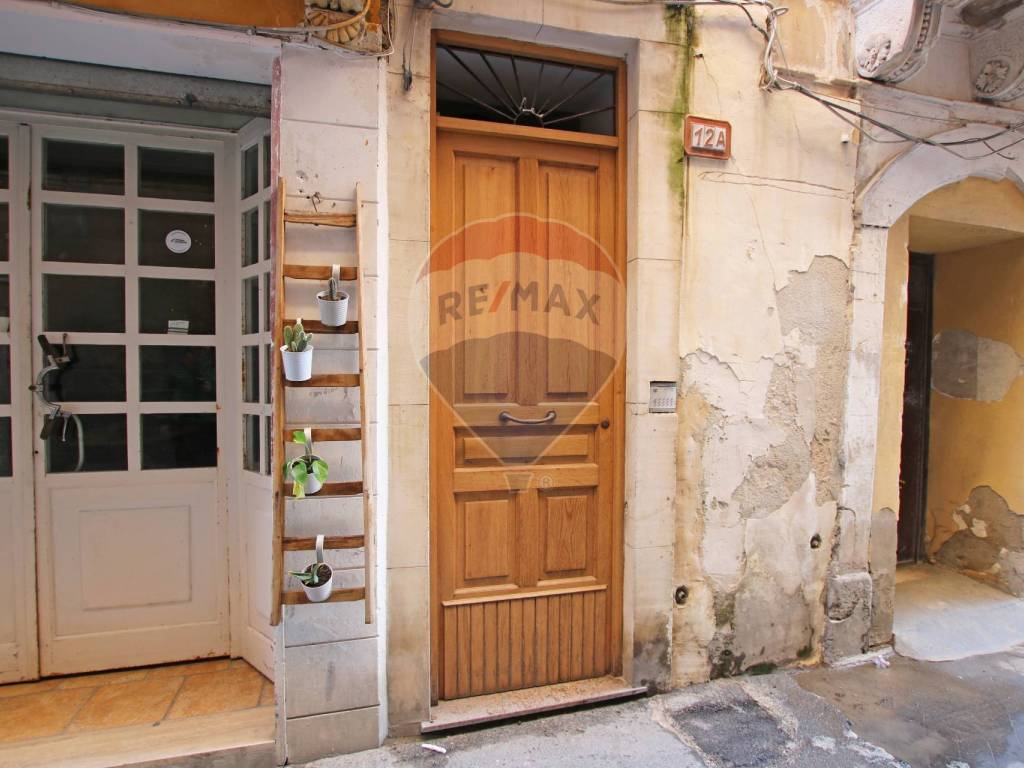 Casa indipendente a Siracusa in VIA RESALIBERA, 12 - Foto 2