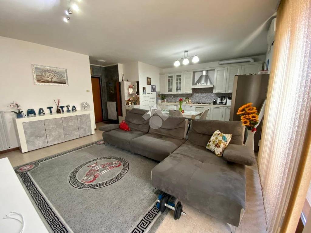 Appartamento a San giovanni lupatoto in Piazza Giovanni Falcone, 11 - Foto 4